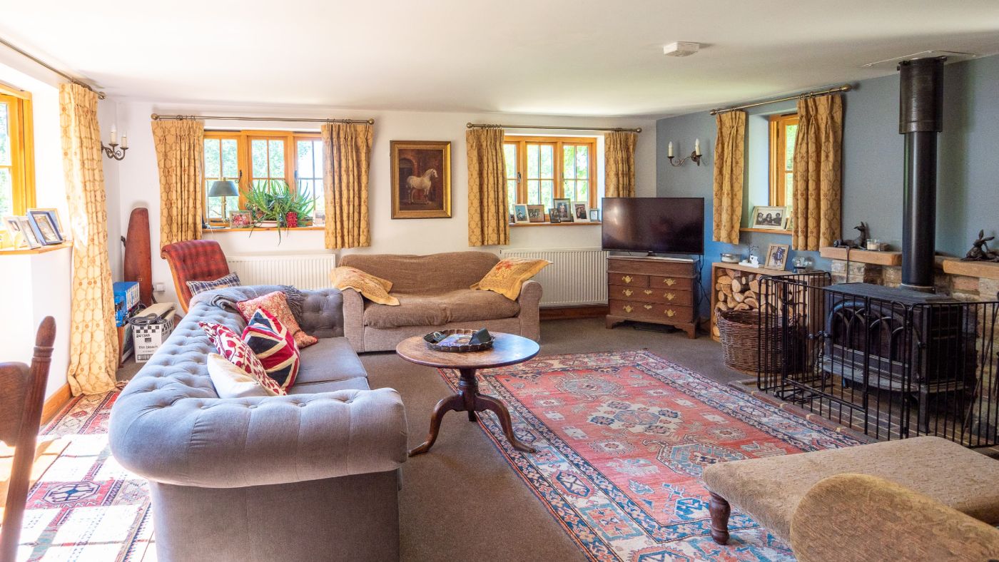 Grooms-Cottage-interior-1-1.jpg
