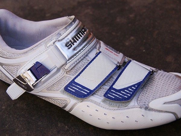 The R220 doesn't use Custom Fit materials ahead of the ankle but the upside is that Shimano includes more mesh for improved airflow