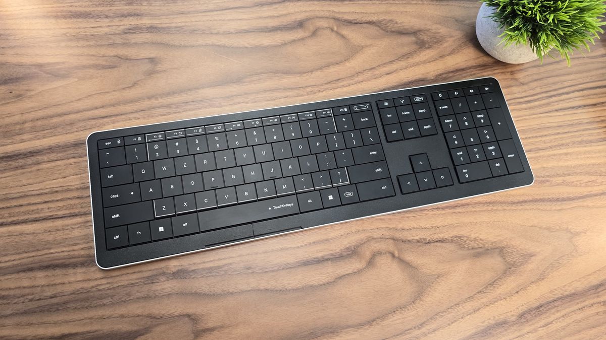 Clevetura CLVX 1 Wireless Keyboard Review: Touch on Keys | Tom's Hardware