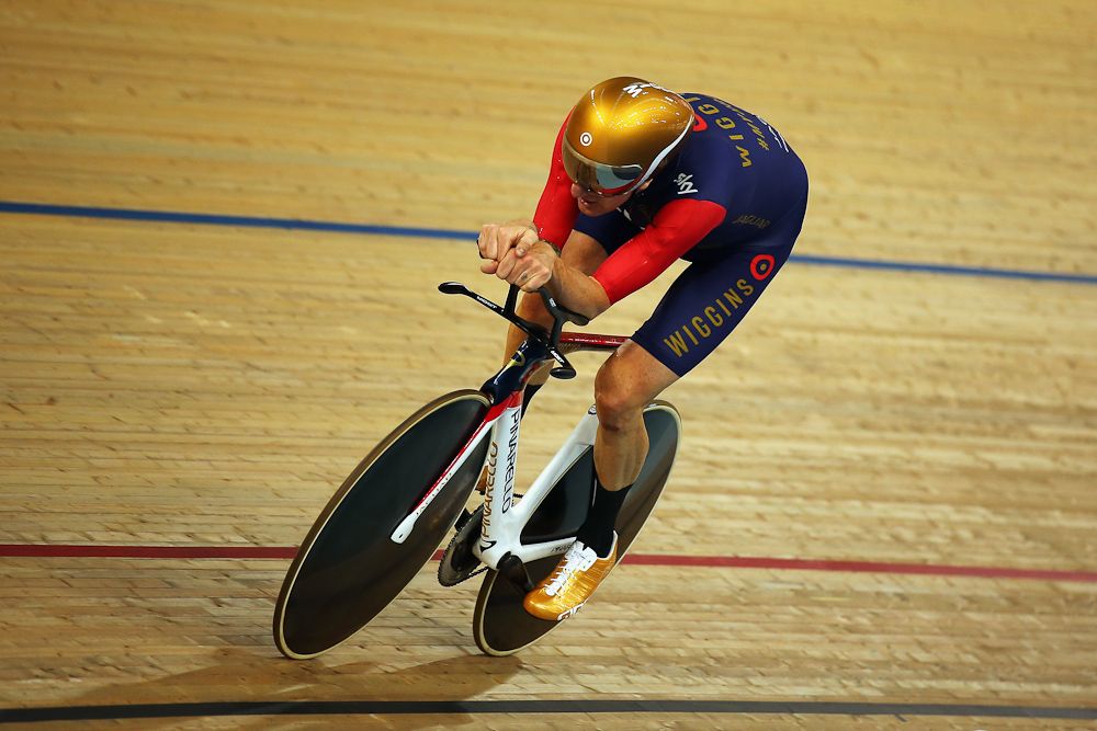 Bradley Wiggins on his way to riding 54.256 km during his Hour Record attempt.