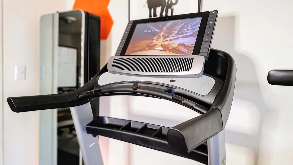 Desain NordicTrack Commercial 2950 Treadmill