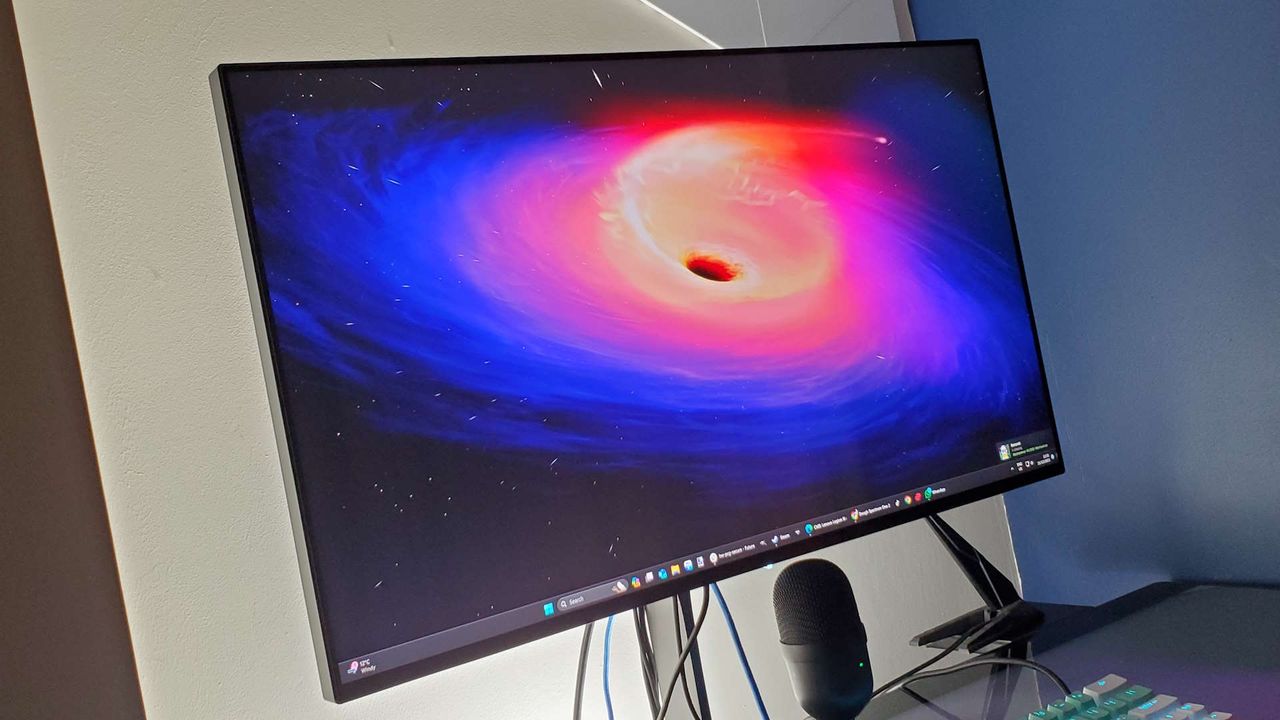 Dough Spectrum One Gorilla Glass gaming monitor
