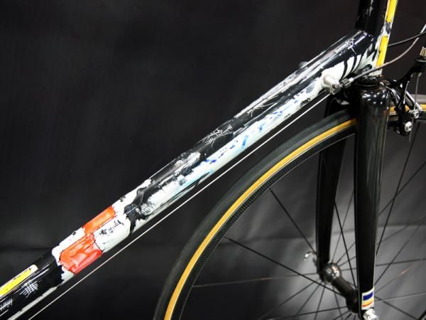 This Pegoretti frame required far more than some simple masking or decals.