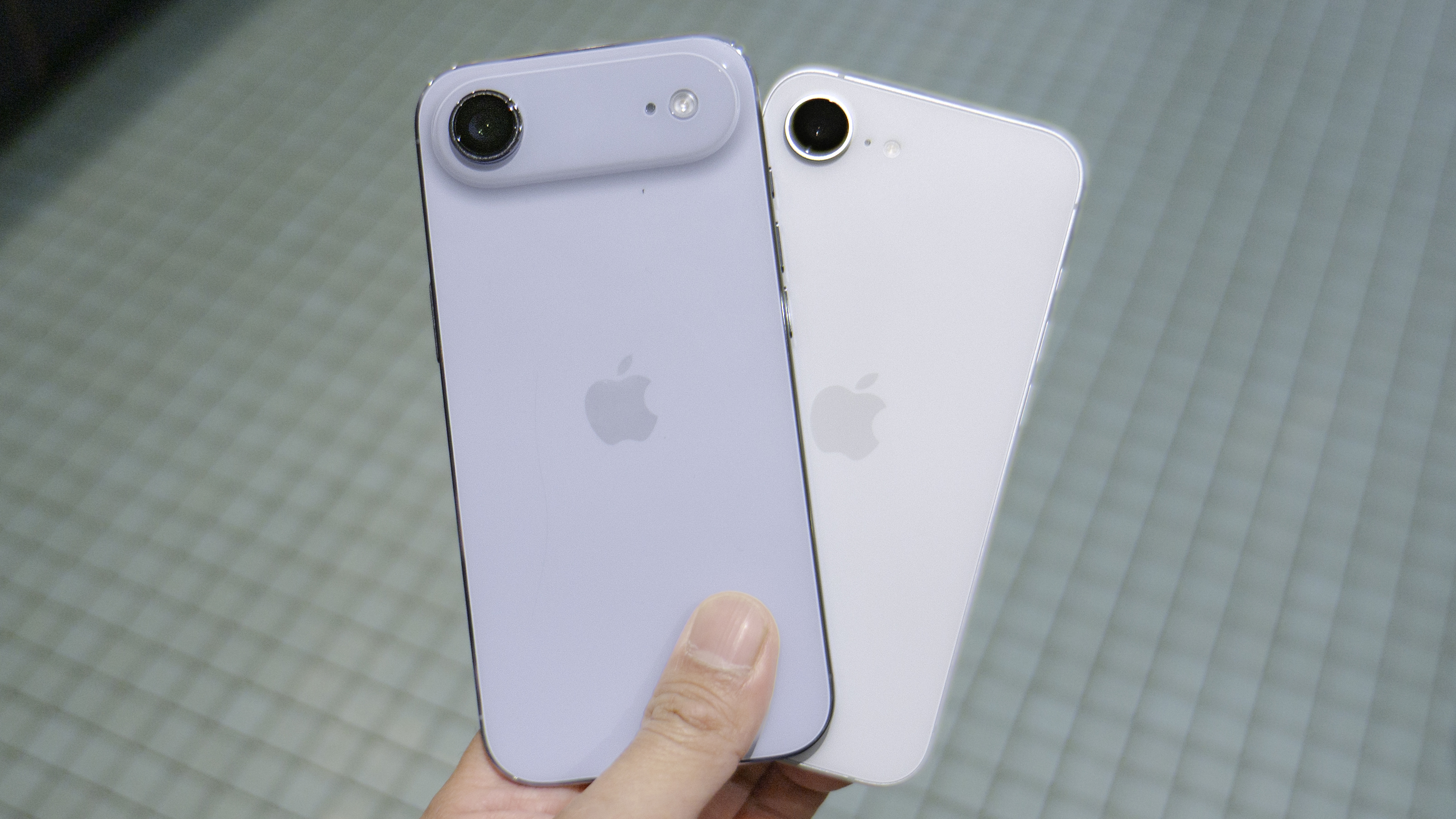 iPhone Air vs iPhone 17e.