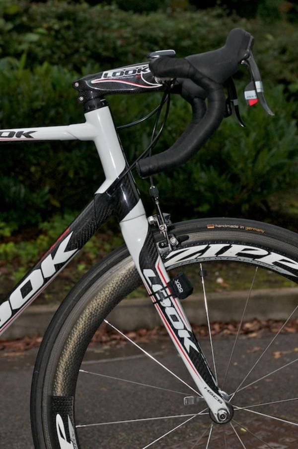 Look's HSC6 carbon fork has elegant lines.