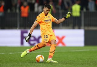 Geronimo Rulli scores for Villarreal in the penalty shootout against Manchester United in the 2021 Europa League final.