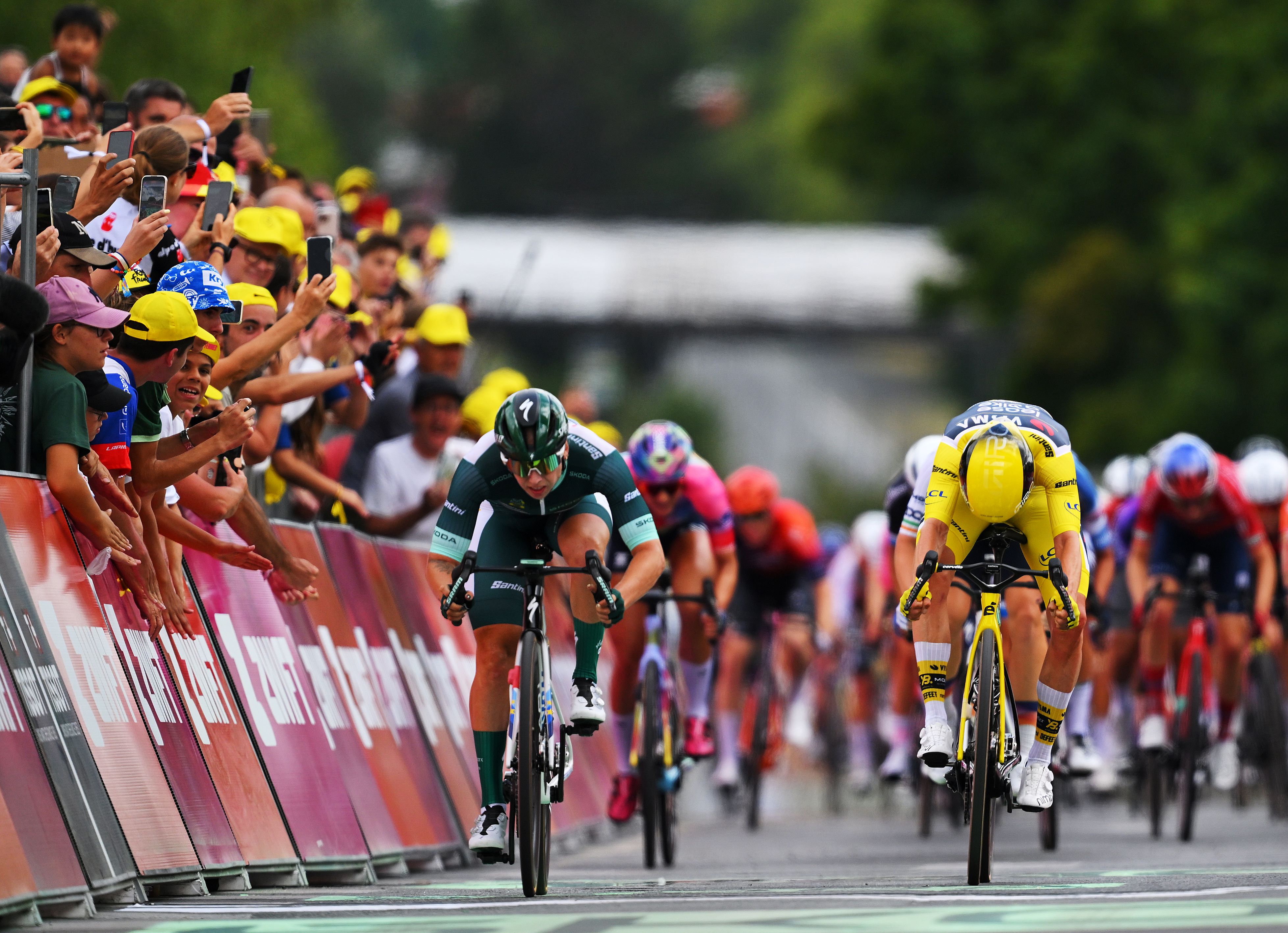 Lorena Wiebes and Marianne Vos battle it out for stage 4 of the Tour de France Femmes 2025. 