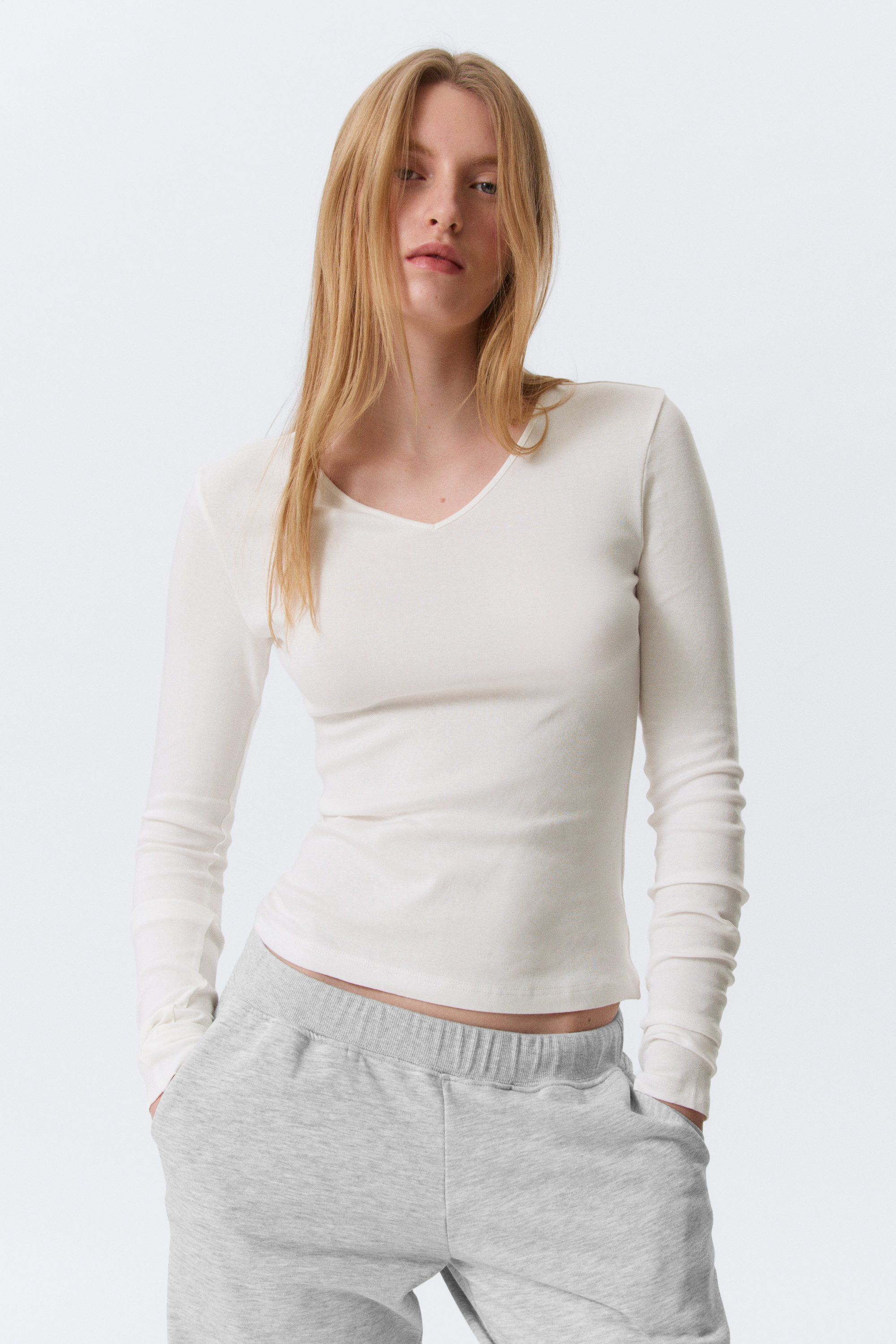 Slim V-Neck Long-Sleeved Top