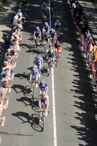 The pace was relaxed on the first lap.