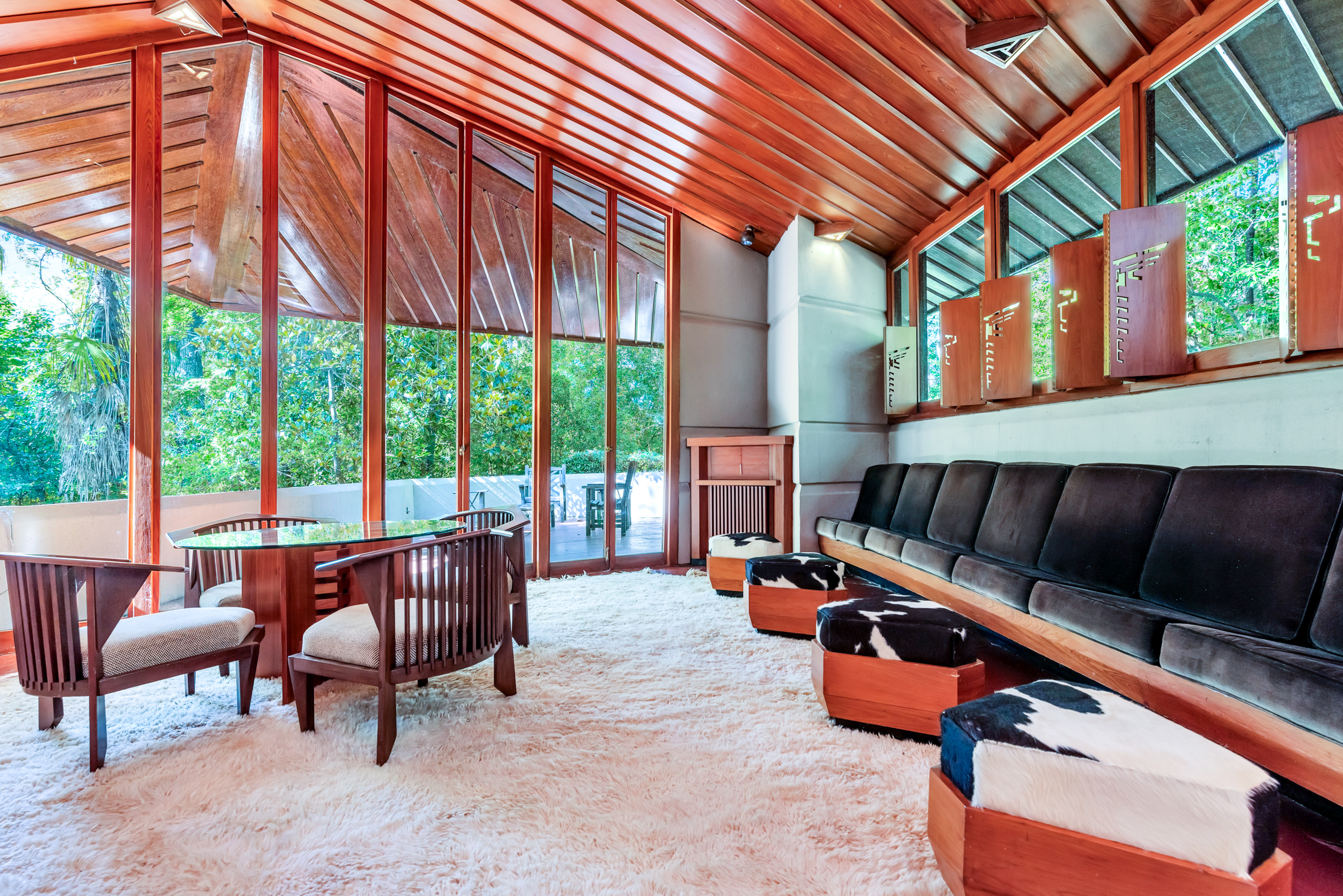 the fountainhead by frank lloyd wright, also known as J. Willis Hughes House