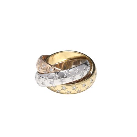 Jewellery, Ring, Amber, Fashion accessory, Natural material, Metal, Pre-engagement ring, Macro photography, Diamond, Beige, 