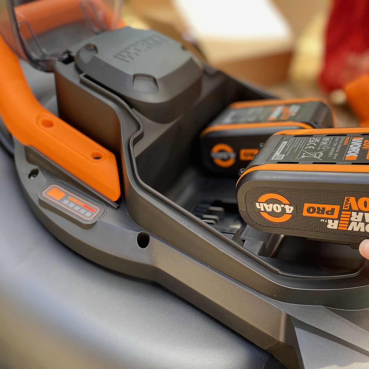 Worx WG743E lawn mower batteries