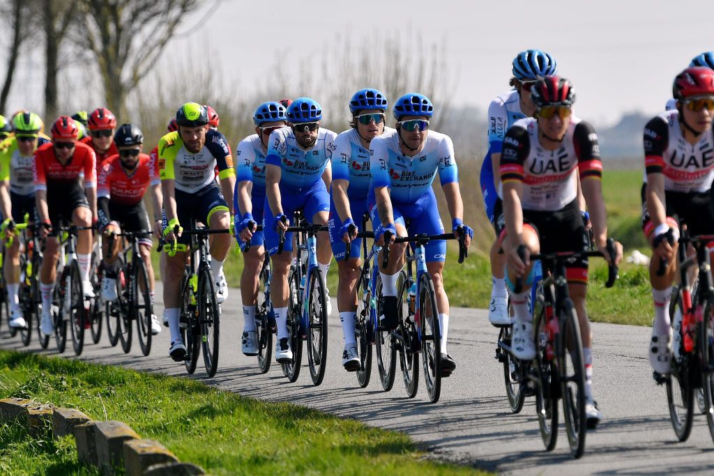 DE PANNE BELGIUM MARCH 23 LR Campbell Stewart of New Zealand and Dylan Groenewegen of Netherlands and Team Bikeexchange Jayco compete during the 46th Minerva Classic Brugge De Panne 2022 a 2079km stage from Brugge to De Panne MinervaClassic on March 23 2022 in De Panne Belgium Photo by Luc ClaessenGetty Images