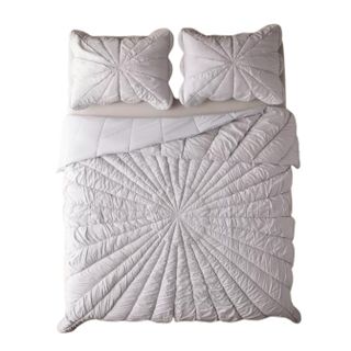 a starburst pattern comforter