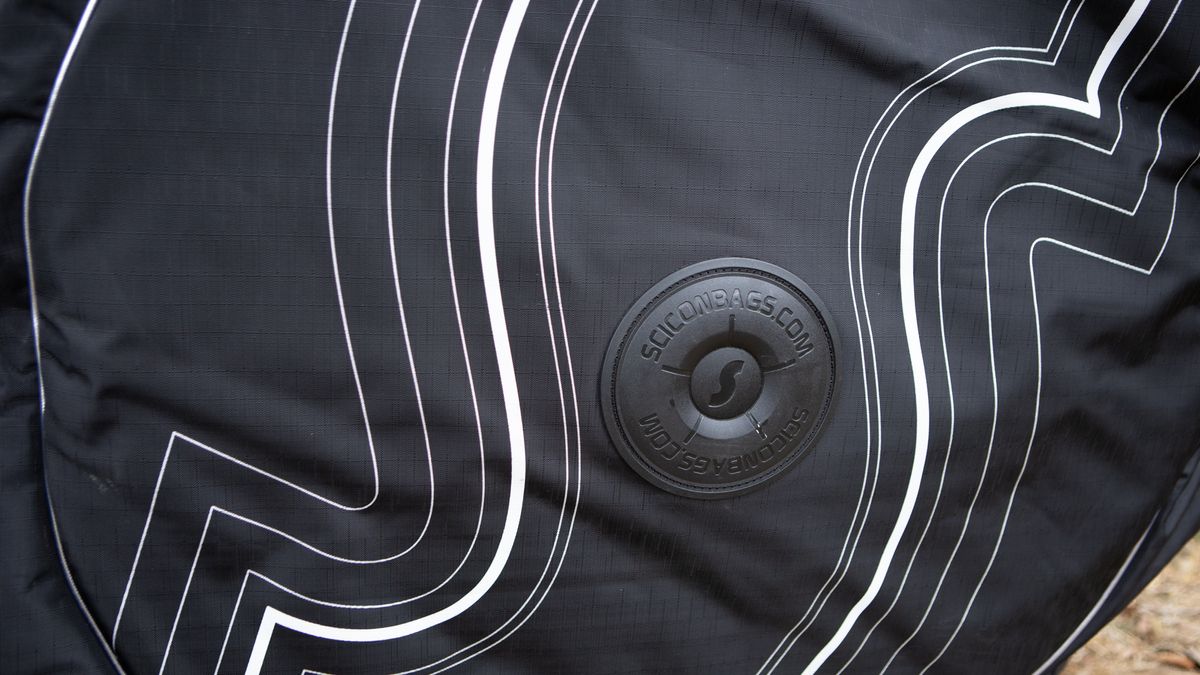 Scicon AeroComfort 3.0 hard plastic over top of wheels