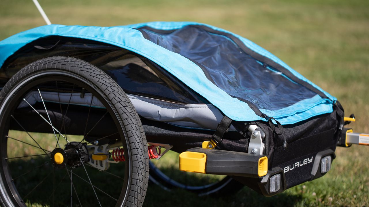 Burley D&rsquo;Lite X bike trailer folded