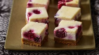Berry swirl cheesecake bites