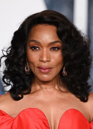 Angela Bassett attends the 2023 Vanity Fair Oscar Party hosted by Radhika Jones at Wallis Annenberg Center for the Performing Arts on March 12, 2023 in Beverly Hills, California