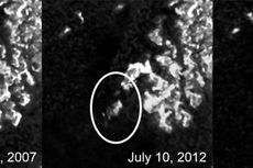 Cassini Sees Weird Feature in Titan's Sea