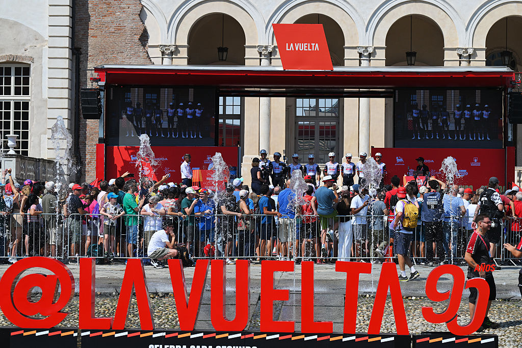 A view of the Vuelta logo in Turiin before stage 1 of the 2025 Vuelta a Espana