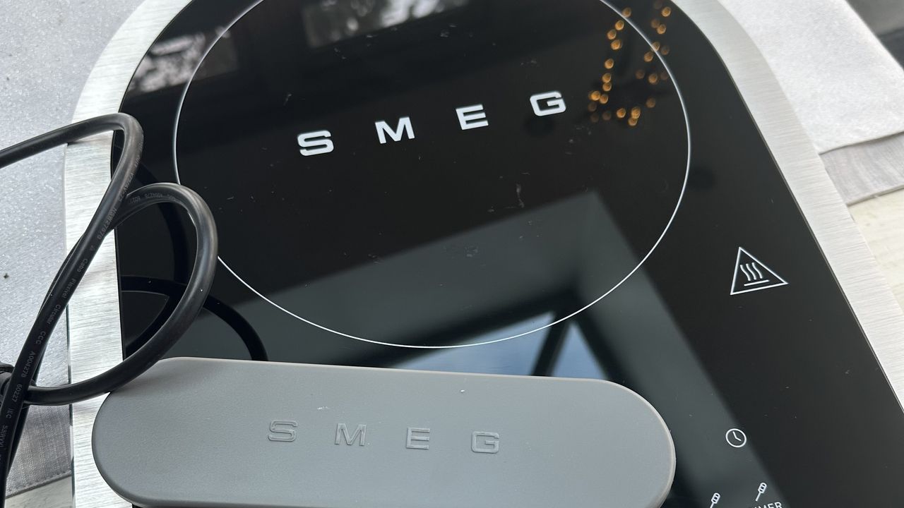 SMEG induction cooktop testing at home