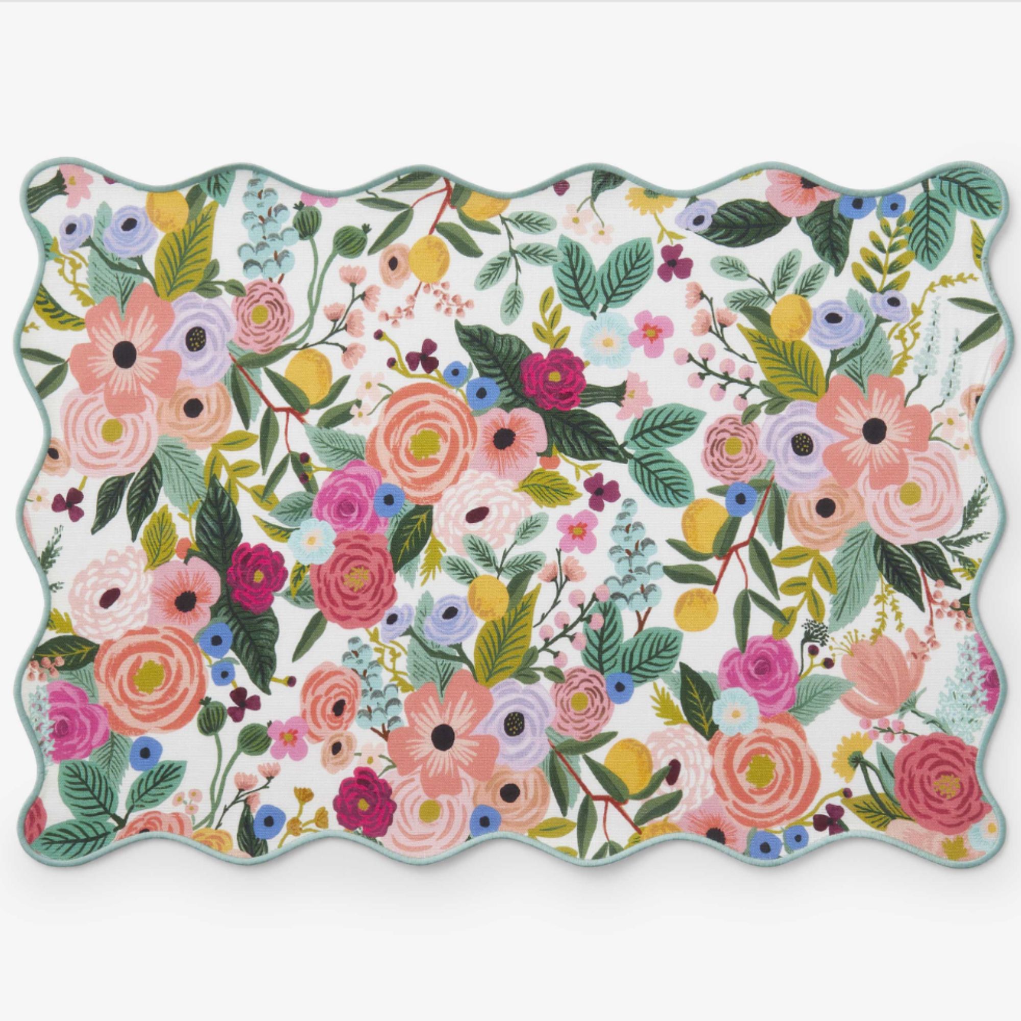 Floral cotton placemat with scalloped edge