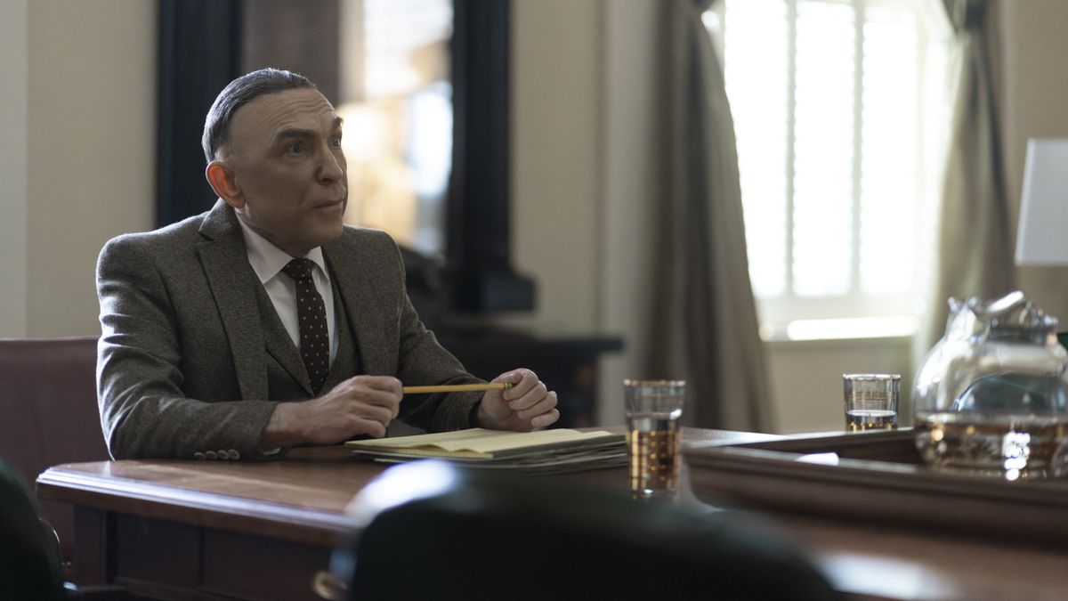 Jackie Earle Haley as J. Edgar Hoover at his desk in Genius: MLK/X episode 7