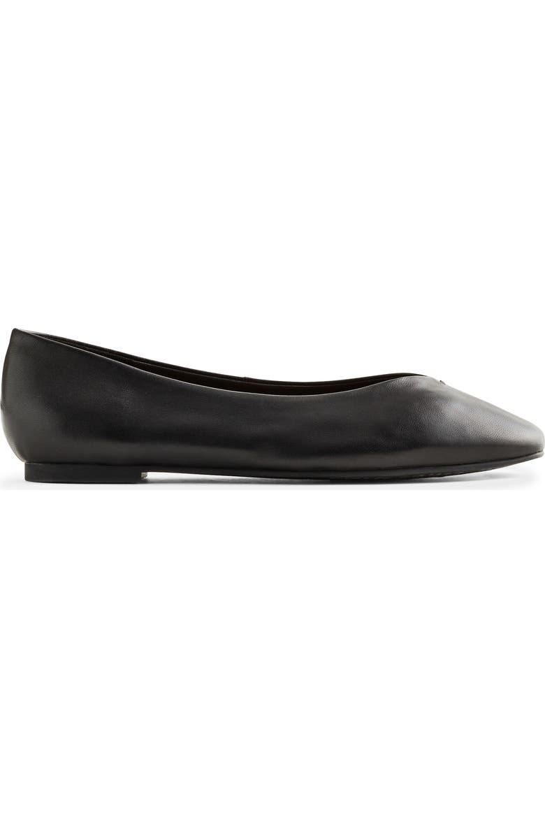 The Greta Glove Flat