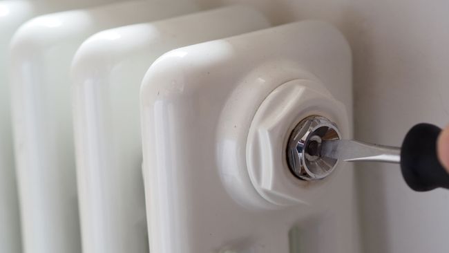 How To Bleed A Radiator Without A Key www.homebuilding.co.uk