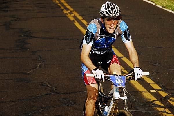 Jeremiah Bishop (MonaVie Cannondale) sets his pace.