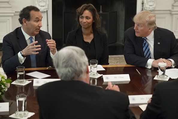 Oscar Munoz, left, with Donald Trump.