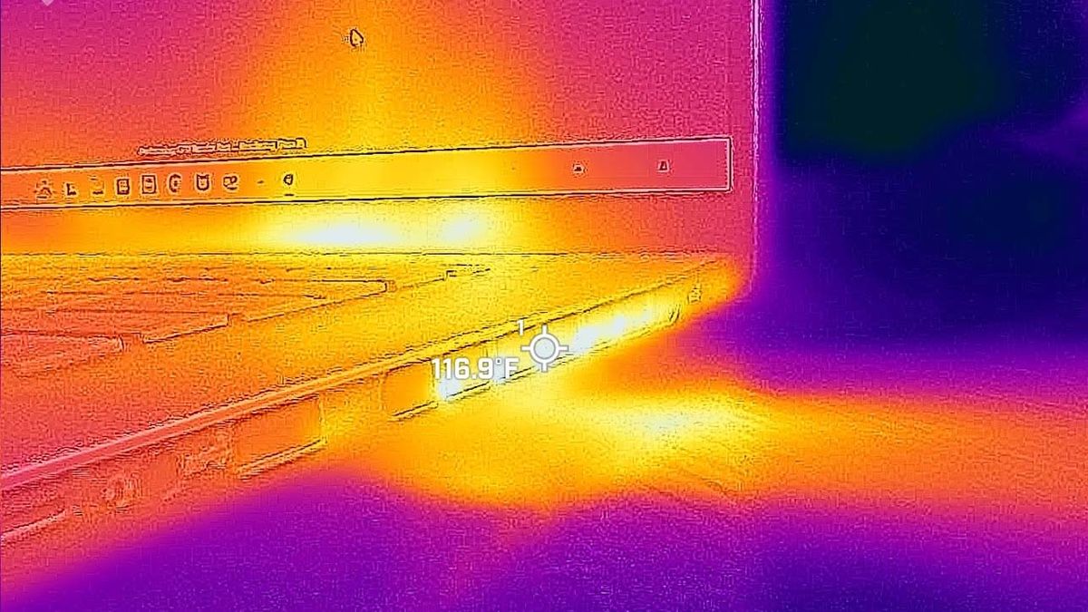 Dell Inspiron 16 Plus 7640 vent thermals