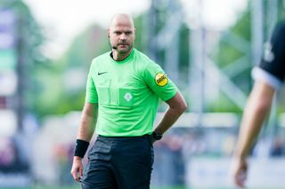 Referee Rob Dieperink looks on during the Dutch Keuken Kampioen Divisie Promotion/Relegation Play Offs Semifinal match between FC Emmen and NAC Breda at De Oude Meerdijk on May 25, 2024 in Emmen, Netherlands. (Photo by Andre Weening/BSR Agency/Getty Images)