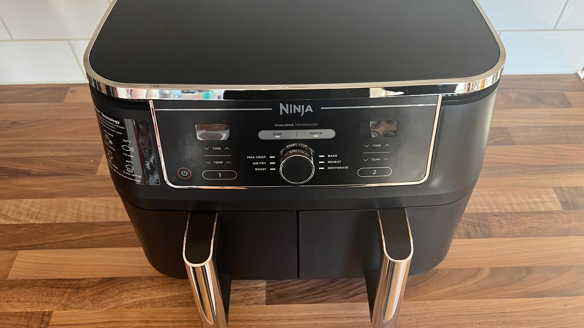 A close up on the controls of the Ninja Foodi Max Dual Zone Air Fryer AF400UK