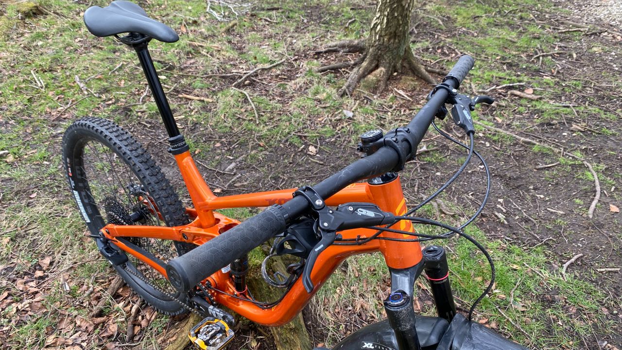 Kona Process 134 cockpit and brake lever set up