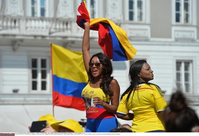 Colombian fans celebrate with Nairo Quintana