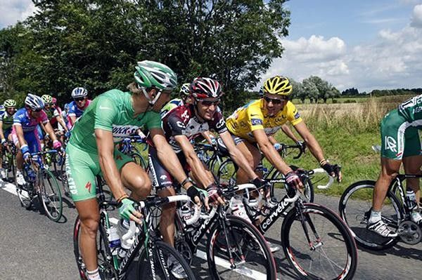 Chatting during 35 km/h.