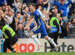 Christian Pulisic celebrates after scoring the winning goal for Chelsea against West Ham, 2022