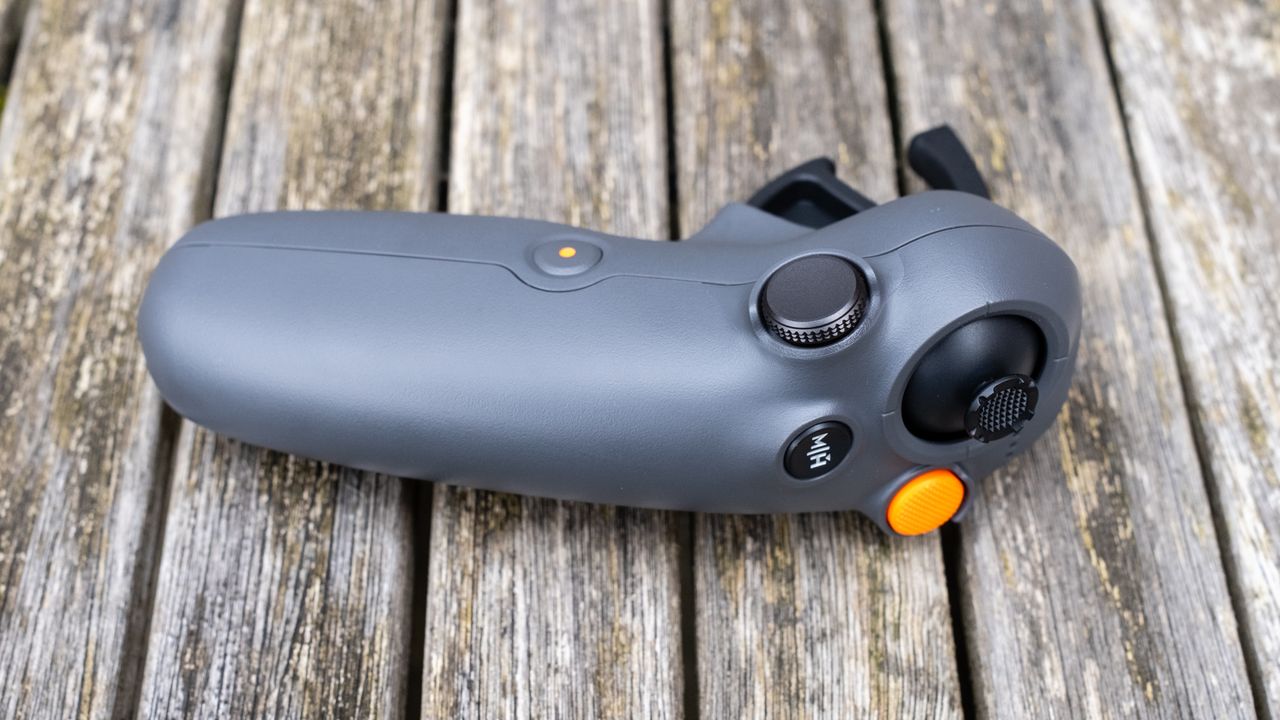 DJI Motion 2 Controller side view
