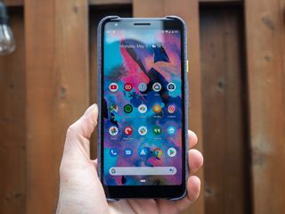 Pixel 3a XL in-hand