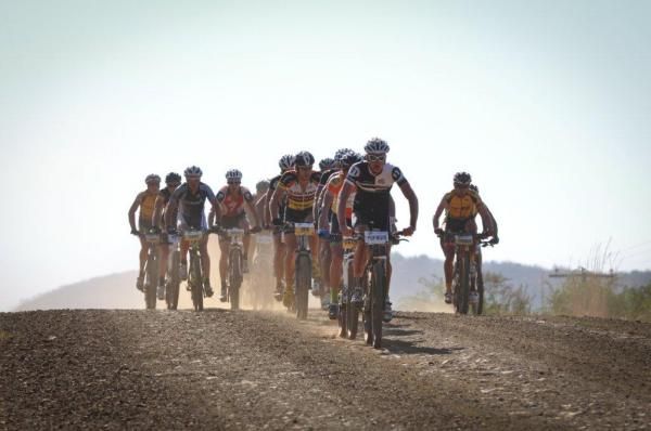 The bunch shortly after the start.