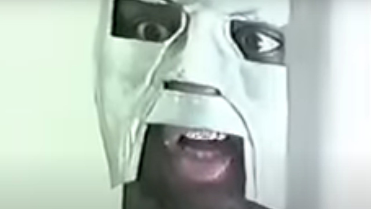 MF DOOM seeing himself in a mirror in the video for 