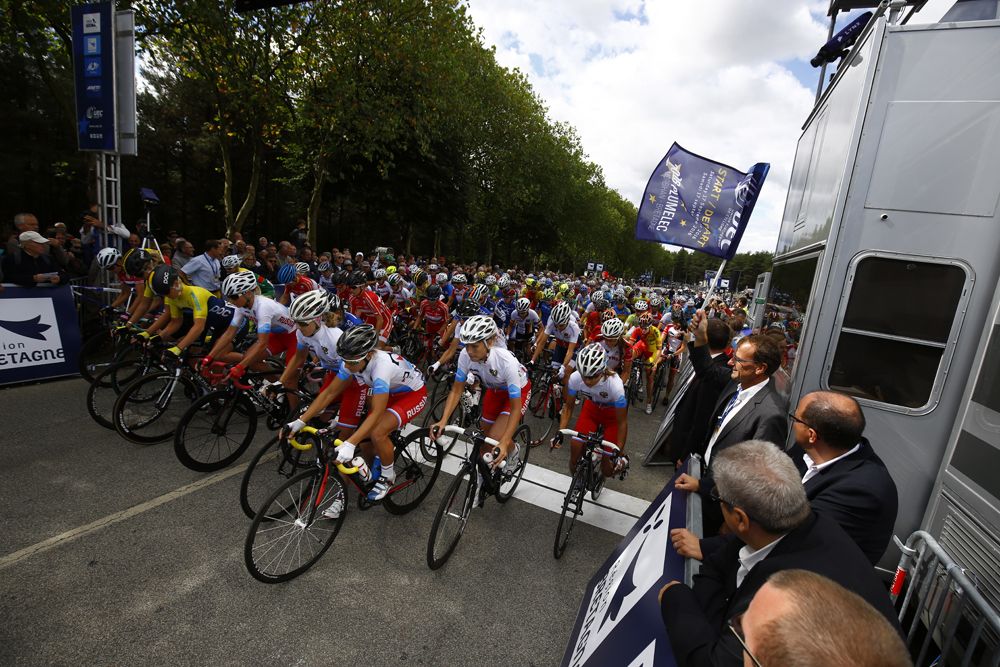The start of the women's road race