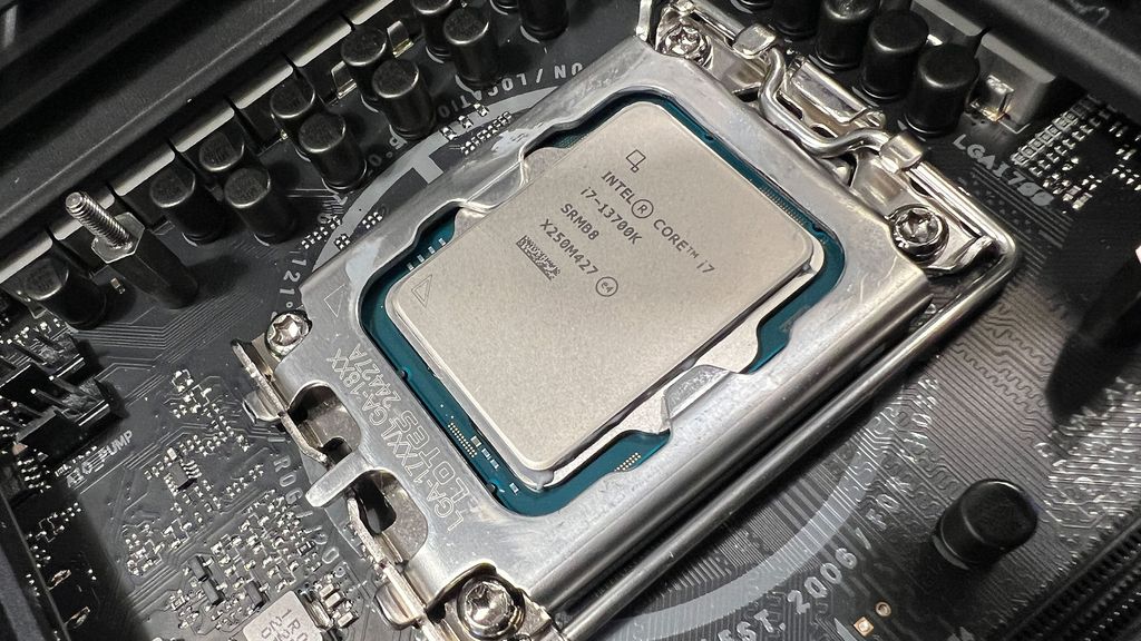 13900K vs 13700K: which is best for enthusiasts, creatives, and gamers ...