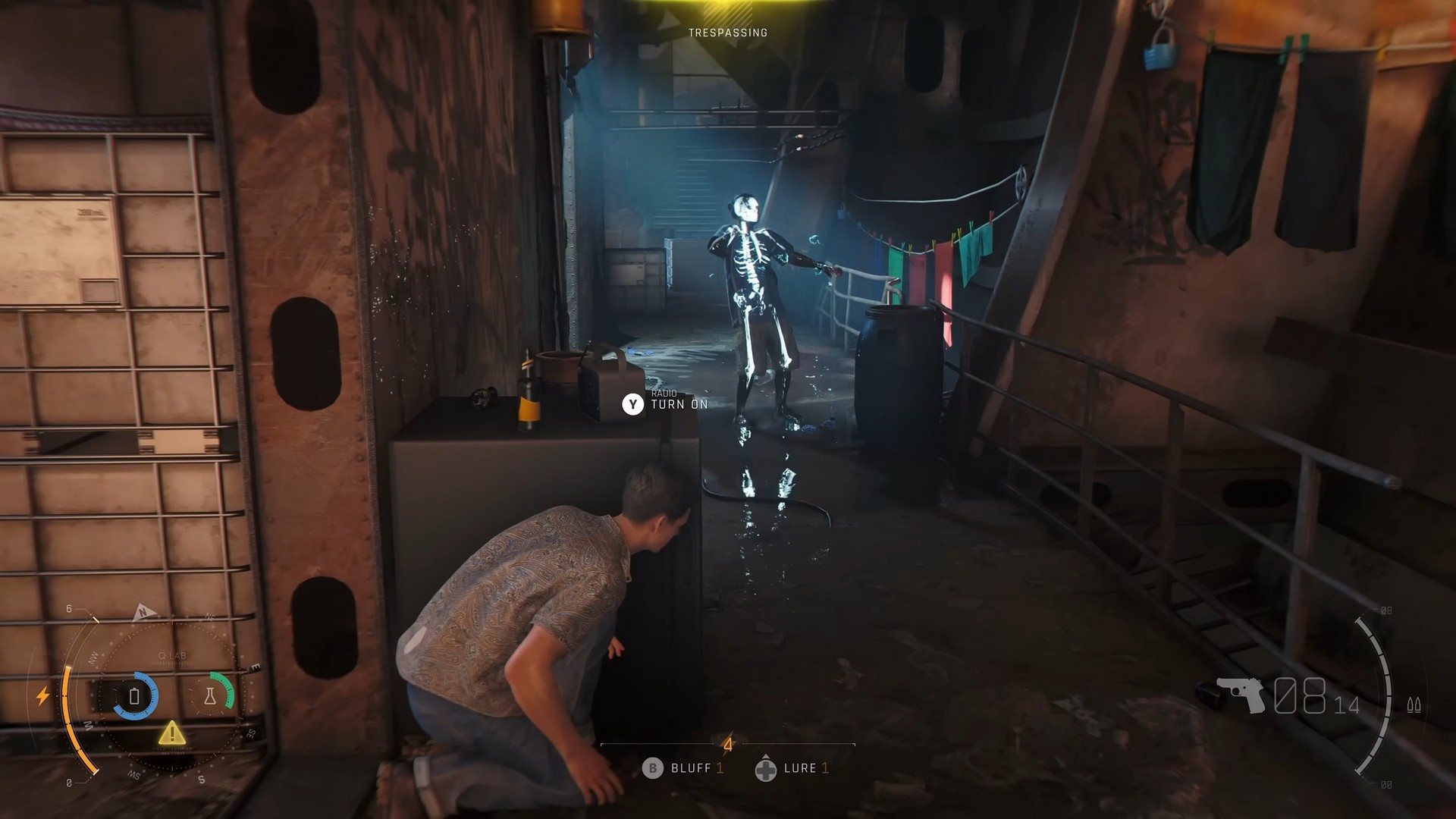 James Bond in 007 First Light peeks around a corner at a guard who is being electrocuted, showing his skeleton