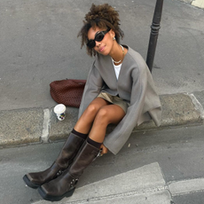 @amaka.hamelijnck wearing biker boots