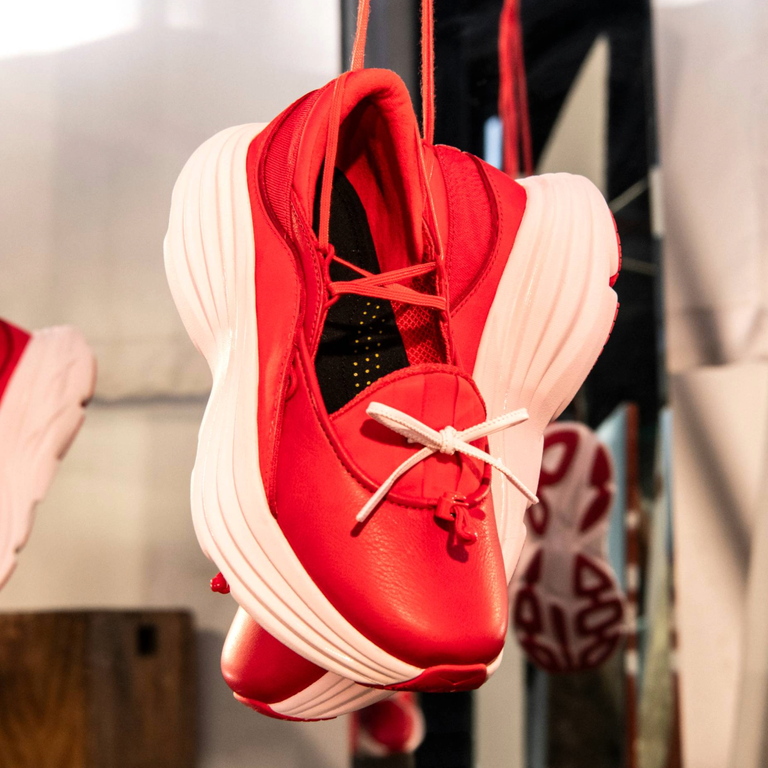 Simone Rocha x Crocs Ballerina Platform Debuts at London Fashion Week ...