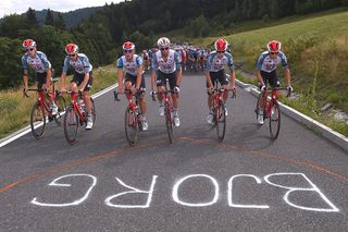 "For Bjorg" written across the road - Lotto Soudal lead the peloton out of respect for Bjorg Lambrecht - Tour de Pologne stage 4