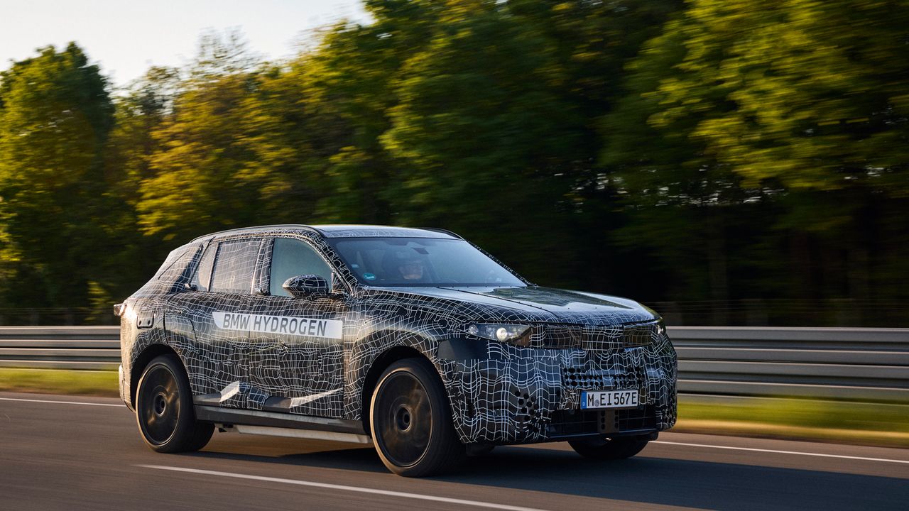 The new BMW X5 will be available as a hydrogen EV