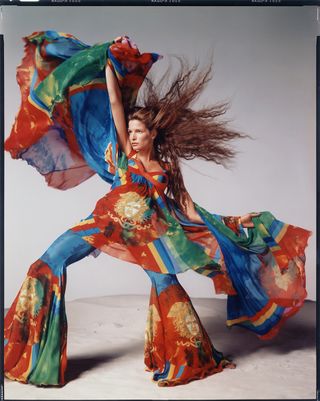 Stephanie Seymour for Versace, hair by Oribe, makeup by François Nars, New York, November 9, 1992